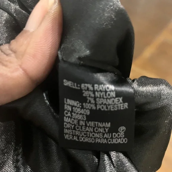 TAHARI Black, and white fitted dress - Picture 10 of 10